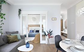 Classy 2-Room Apartment With Private Garden And Air Conditioning- Old Town